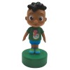 Cocomelon Pers. Timbrini 1 C/Musica Cm 7 Esp. da 12 Pz di The-Pokemon-Company
