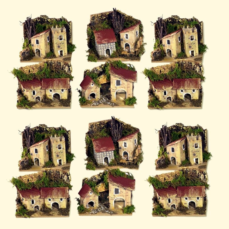 Gruppo Case Cm. 10x6x8 (Conf. Scatola 12 Pz) di Rossi-Rosa