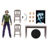 Dc Multiverse 18cm - Joker da il Cavaliere Oscuro con Playset e Accessori) di Spin-Master