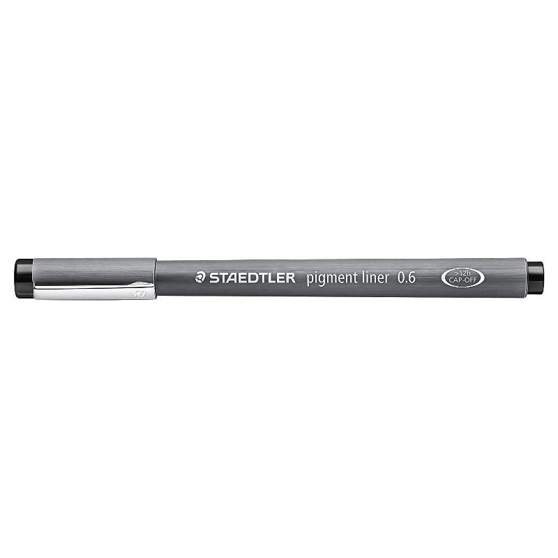 Pigment Liner 06 Penna a Punta Sintetica Graduata, Tratto 0,6 Mm. Colore Inchiostro Nero. di Staedtler